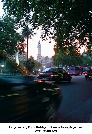 Early evening traffic near Plaza De Mayo. There are no links to or from this image. &copy;2001 - Ken Young